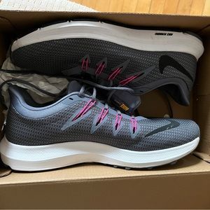 Women’s size 9 NIKE Sneakers